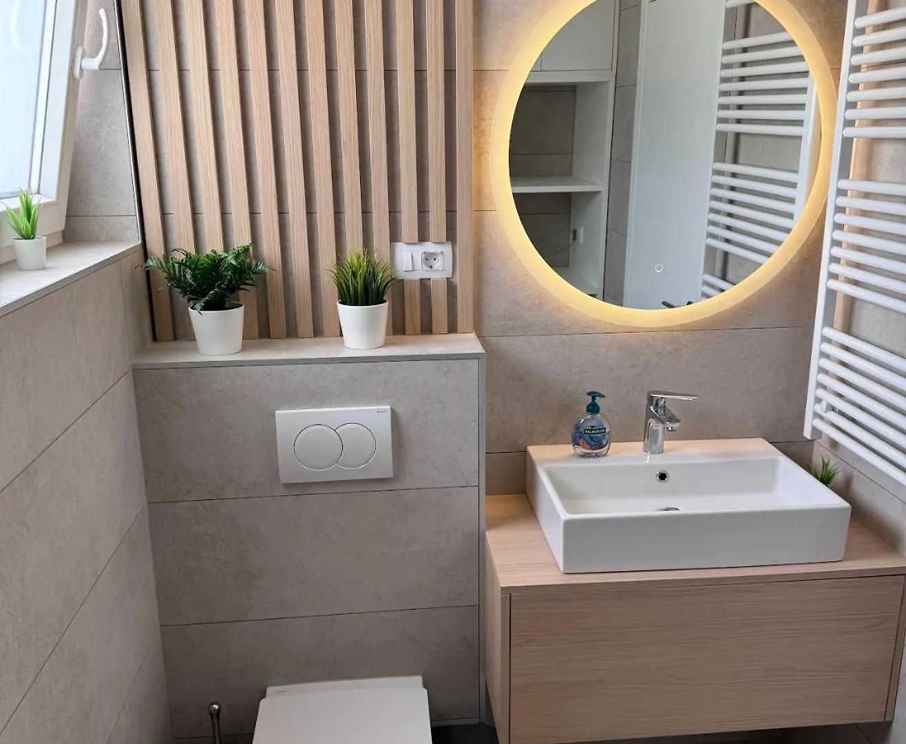 Villa Plesa With Office And Private Pool 포블랴나
