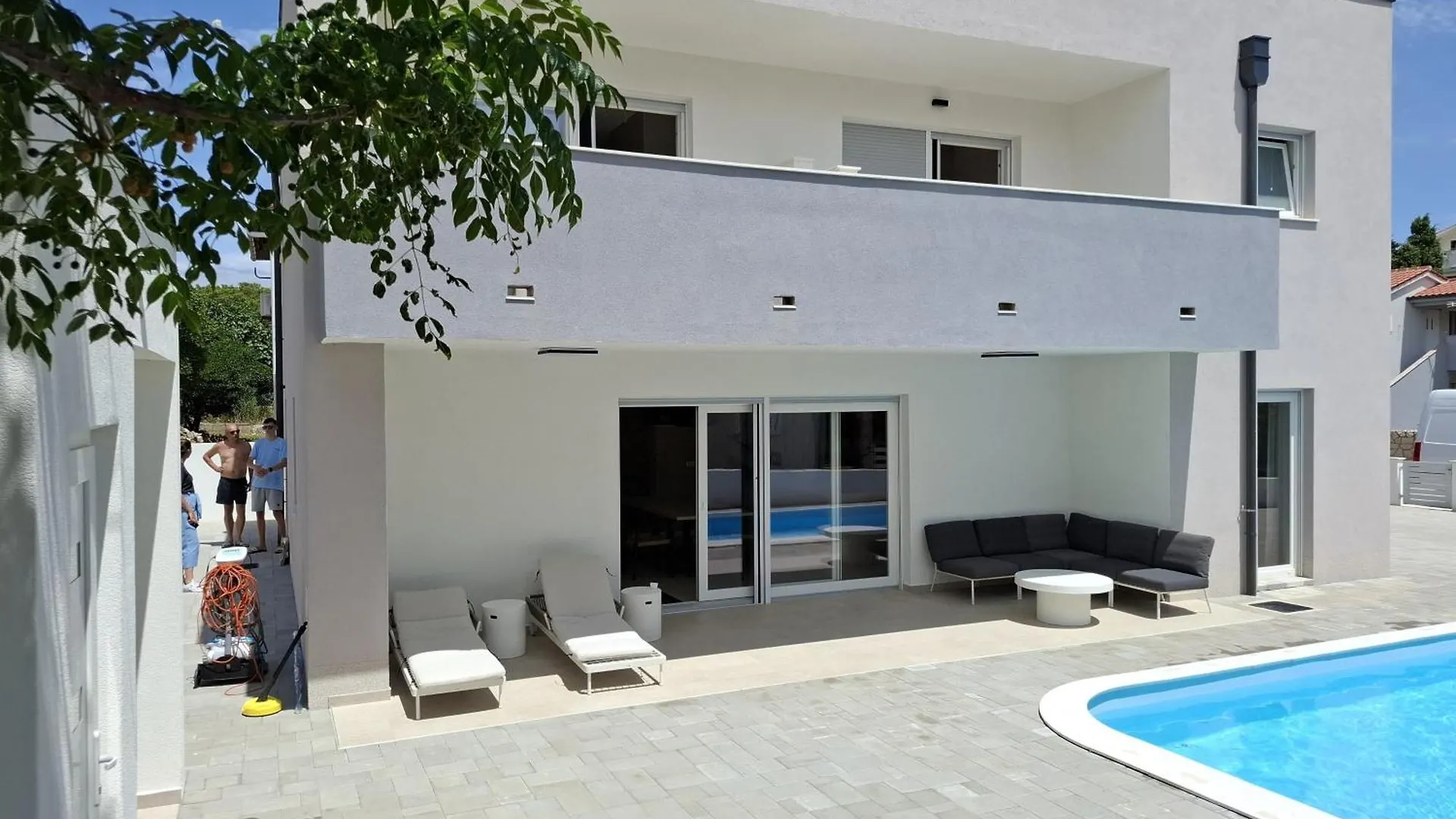 Villa Plesa With Office And Private Pool 포블랴나